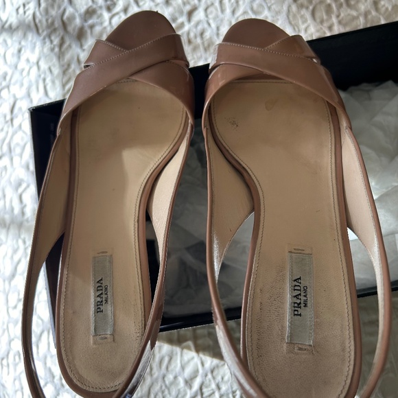 GORGEOUS PRADA NUDE PATENT LEATHER PEEP TOE WEDGE SLING BACK SIZE 38 1/2 - Picture 7 of 12